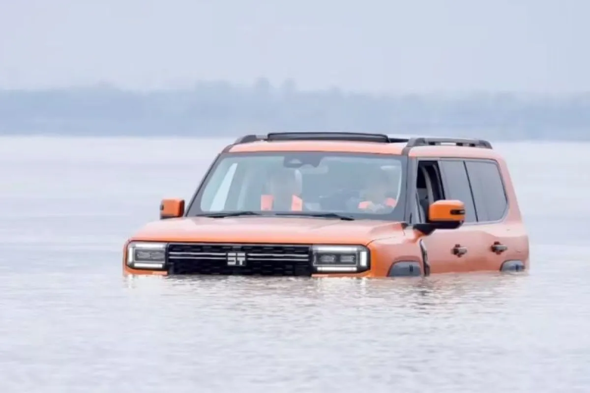 mobil SUV
