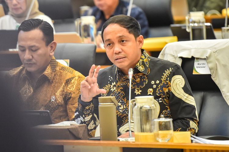Profil Raja Juli Antoni, yang Diminta Mundur Akibat Banjir Aceh dan Sumatera